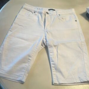White Bermuda shorts size 4
